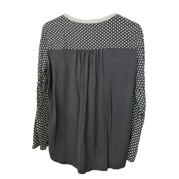 Skies Are Blue Black White Print Top V Neck Contrast Detail Rayon Spandex L EUC - Picture 5 of 7